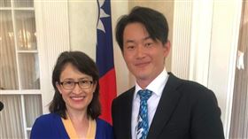 陳柏惟身上繫的領帶有亮點，印有「台灣」（圖／翻攝自3Qi.tw 陳柏惟臉書）