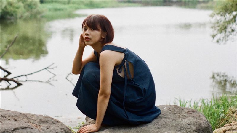 慘　女星清晨上廁所摔倒「門牙斷裂」