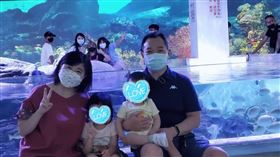 台灣最美的背景是人。（圖／翻攝自爆廢公社臉書）