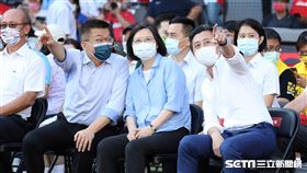 ▲蔡英文總統蒞臨新竹市立棒球場開幕戰。（圖／記者劉彥池攝影）