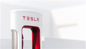 ▲Tesla Supercharger、特斯拉、電動車、超級充電站、超充站（圖／翻攝自Tesla官網）