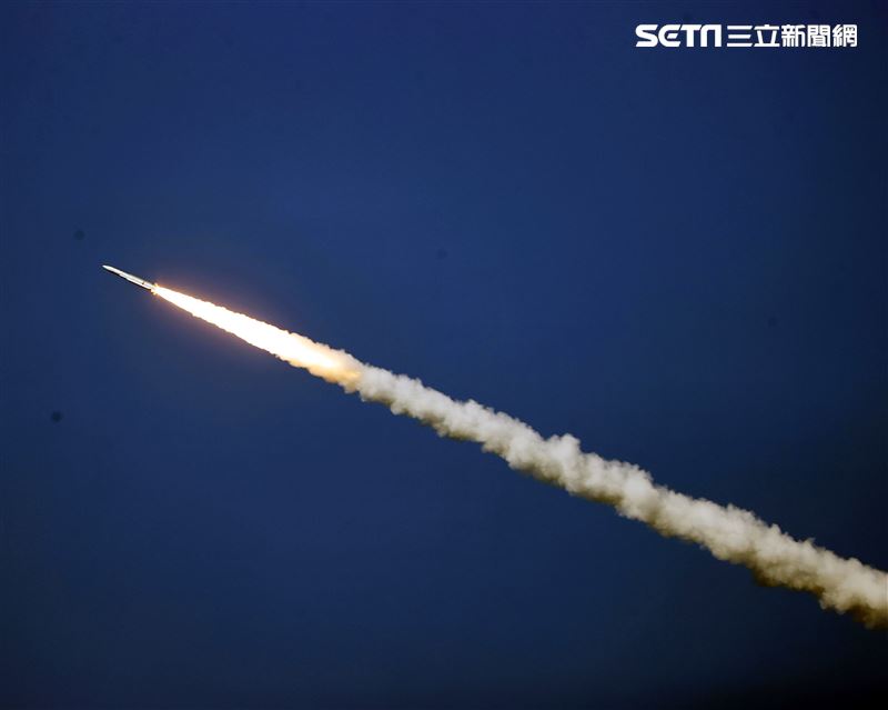 漢光38號演習「聯合截擊作戰」成功級艦發射標準一型防空飛彈。（記者邱榮吉/攝影）