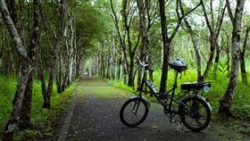 騎自行車遊花東  3條路線賞縱谷風光享優惠騎乘自行車遊花東，縱管處推出「徐行縱谷、玩騎認證享好禮」活動，即日起至10月31日玩騎3條路線，可獲限量好禮，也可搭配「悠遊國旅」住宿優惠。（縱管處提供）中央社記者李先鳳傳真  111年7月26日