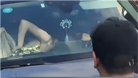 小三,正宮,奧迪,街上,扒衣