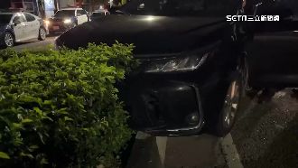 疲勞駕駛撞分隔島　車主安慰沒事就好