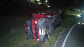 新北市，淡水，消防車，水箱車，翻覆