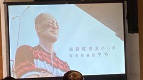 今年60歲的謝先生，原為遊覽車司機，10年前因下顎流血、掉了兩顆牙而至醫院求診，卻確診為頭頸癌。（圖／記者簡浩正攝影）