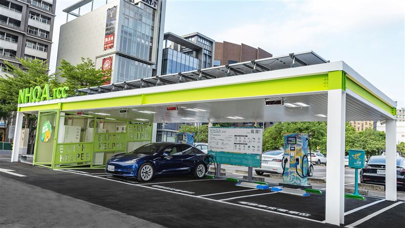 全台最低碳充電站！台泥儲能進軍北市