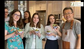 不一樣的外交！駐匈代表親下廚介紹台灣(圖/Tajvan Magyarországon)