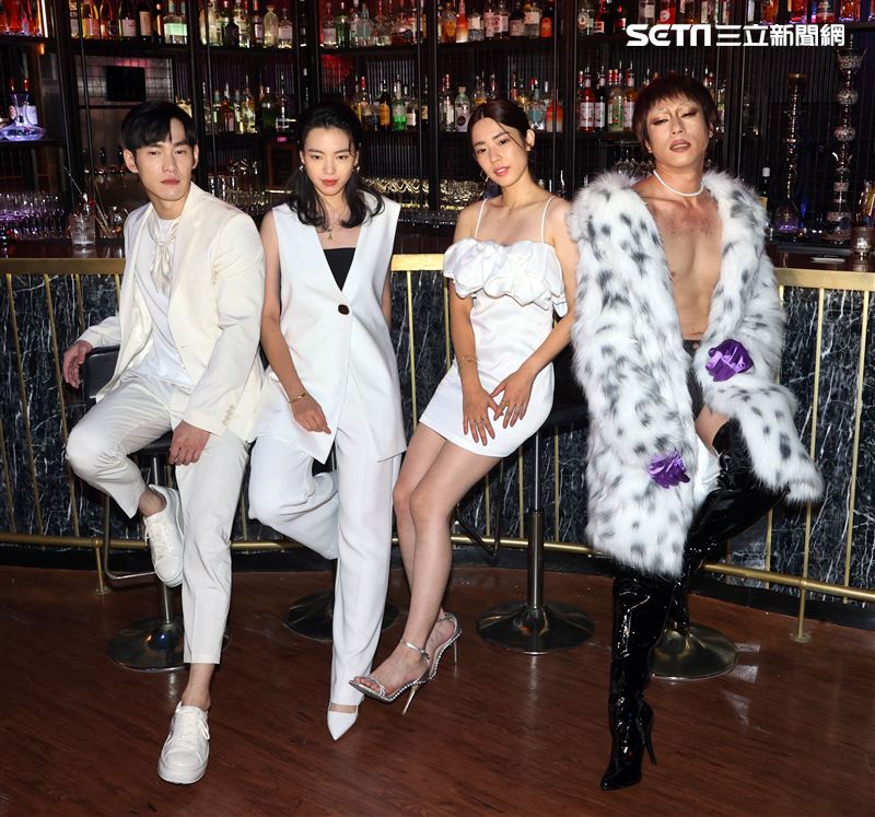 莊凱勛、「宇宙」林思宇、張書豪、陸夏「妮波自由式」殺青。（記者邱榮吉/攝影）