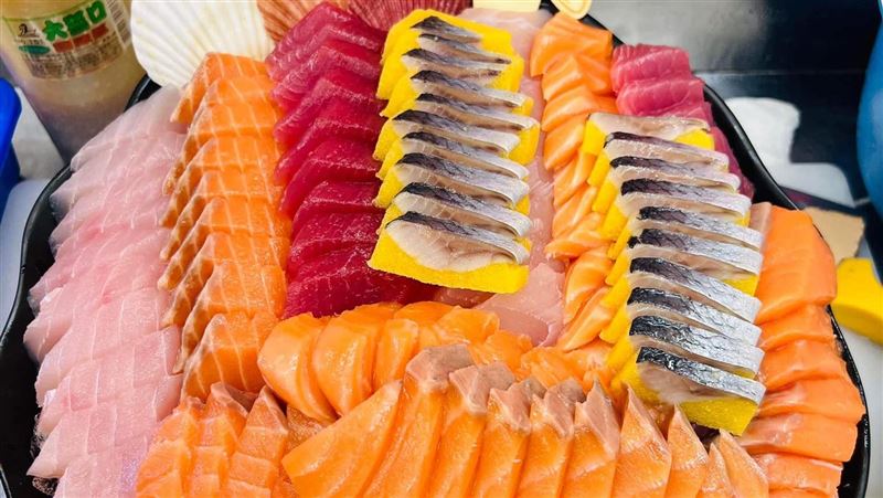 生魚片山8百元！8千人暴動店址曝光