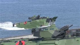 國軍漢光38號演習「聯合登陸作戰」，在屏東加祿堂灘岸進行演練。