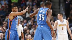 ▲雷霆雙少杜蘭特（Kevin Durant）與威斯布魯克（Russell Westbrook）。（圖／美聯社／達志影像）