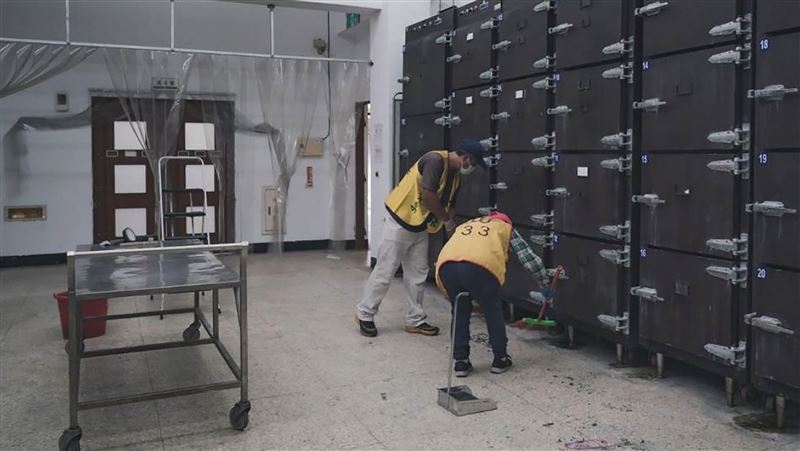 酒駕人鬼月前到殯儀館擦冰櫃：毛毛的