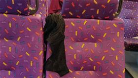 香港,巴士,公車,內衣,椅背（圖／翻攝自香港突發事故報料區）