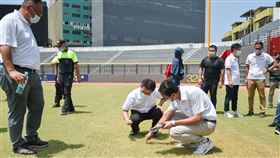 新竹棒球場,勘查,陳章賢,中華職棒大聯盟賽務部楊士霈副主任（圖／新竹市府提供）