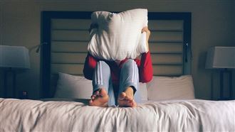 詛咒？他守喪「壓鬼床」竟險丟命　真相曝