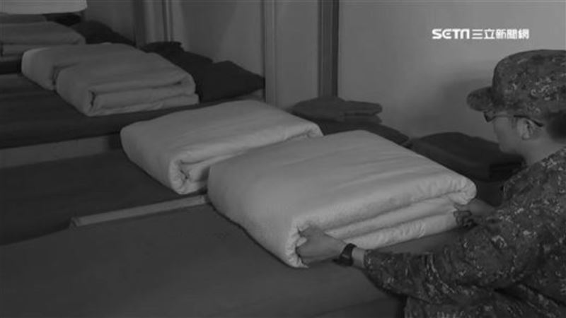 副排長逼下屬「吞吐」他拿沾精衛生紙作證