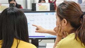 報稅,綜合所得稅,營業稅,逃漏稅,個人所得稅,國稅局 圖／記者林敬旻攝