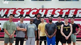 ▲新北國王4位球員加入戴維斯（Baron Davis）的球隊出戰祖魯聯盟（Drew League）比賽。（圖／翻攝自新北國王臉書）