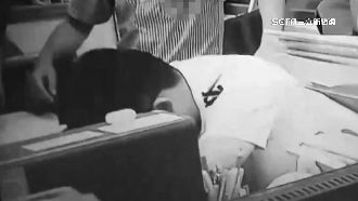 獨／國小師不當管教　學生淪按摩公差