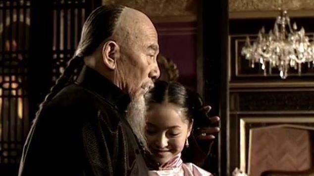 李鴻章腿病犯了！慈禧一聽：美女賞你