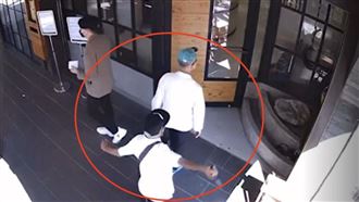 醫助遭砍殺！ 莽男被捕狂吼反攻大陸