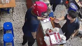 台中熊貓外送員接單不想等，嗆店家我小隊長。（圖／翻攝爆廢公社）