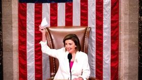 美國聯邦眾議院議長裴洛西可能8月訪問台灣，此舉正獲民主和共和兩黨同僚支持。（圖／翻攝自facebook.com/NancyPelosi）
