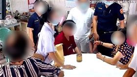 大湖分局,聚賭,長輩,上銬（圖／翻攝畫面）