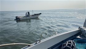 金門光前里長海釣失聯 上午尋獲遺體（2）金門縣金沙鎮光前里長黃文成29日出海釣魚失聯，金門海巡隊漏夜搜救未果，漁友也自行出海展開搜尋。海巡隊30日表示，對岸中國人員在圍頭外海發現1具遺體，家屬已由照片辨識特徵確認。（民眾提供）中央社記者黃慧敏傳真  111年7月30日