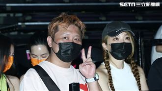 納豆現身陶晶瑩演唱會　燦笑染新髮色