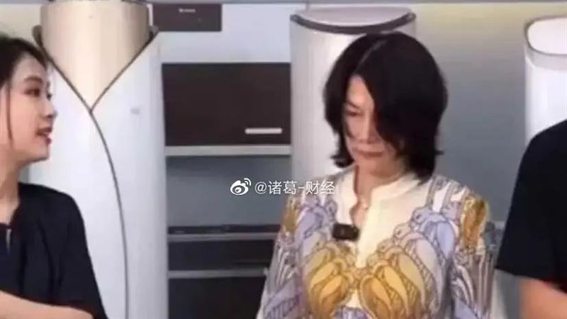 直播賣產品出包！女董竟臭臉丟麥離場