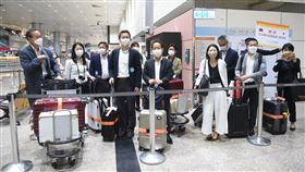 日本觀光旅遊業者來台踩線由日本觀光旅遊業者組成的踩線團31日下午來台，25名團員分別搭乘2航班，入境時在桃園國際機場進行PCR檢驗，隨後到飯店等待結果；團員採專案模式入境，不需隔離，預計8月3日結束行程返日。中央社記者吳睿騏桃園攝  111年7月31日