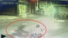 重機男撞7旬守望巡邏隊員！命危搶救