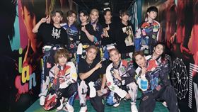 MIRROR在紅勘開唱時，傳出其實總彩排就有舞者跌落送醫。（圖／翻攝自mirror.weare IG）