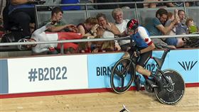 ▲大英國協運動會自由車摔車意外。（圖／美聯社／達志影像）