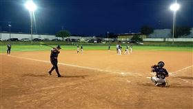 高雄小將再敗拉雷多  挺進小馬聯盟少棒冠軍賽高雄小將代表台灣赴美出賽小馬聯盟世界少棒錦標賽，1日上午對戰敗部冠軍美國拉雷多隊，比賽以15比0結束在4局上半，高雄小將確定晉級冠軍戰。（高雄市中正國小提供）中央社記者曾以寧傳真  111年8月1日