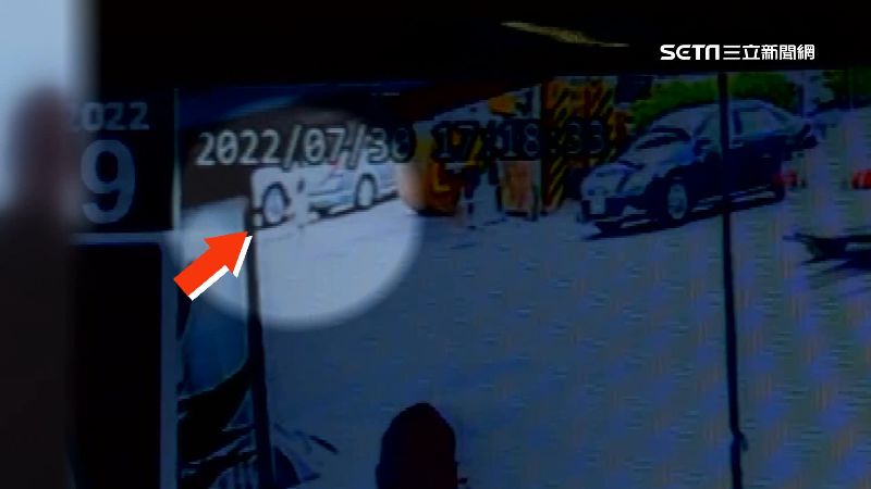 5歲童找家人闖穿梭車陣！目擊者嚇壞