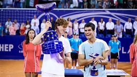 ▲艾卡拉茲（Carlos Alcaraz）在克羅埃西亞公開賽決賽慘遭辛納（Jannik Sinner）逆轉。（圖／翻攝自ATP Tour推特）