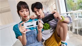 ROG玩家共和國電競旗艦手機ROG Phone 6掀起狂潮，首創「六層散熱設計」直達效能極限。（圖／華碩提供）