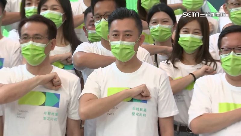分進合擊！林智堅推政見、小雞助闢謠