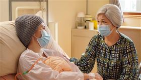 檢場,華千涵,楊貴媚。（大愛提供