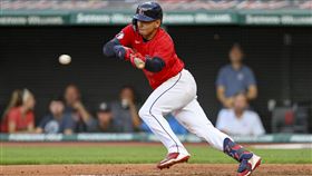 ▲希曼尼茲突襲安打幸運形成內野安打。（圖／美聯社／達志影像）