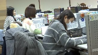 男均所得高女1.5倍　十年差距最小