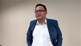 如興併美國零售服務商再添大訂單 穩定產銷全球牛仔褲最大廠如興董事長陳仕修取得美國零售端的牛仔褲服務商─Nanjing USA 52.8%的股權，如興可拿下每年2500萬條牛仔褲的銷售量，未來再進軍更多通路。中央社記者韋樞攝 108年2月12日