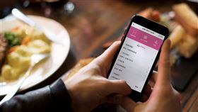 兆豐銀行挺環保三重奏，使用台灣Pay買飲料最高回饋32%。（圖／兆豐銀行提供）