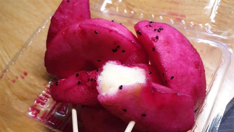 夜市火龍果竟是蘋果沾芝麻　真相曝光