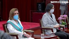 蔡英文於總統府會見裴洛西贈勳、致詞、合影