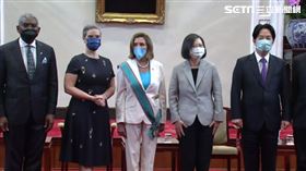 蔡英文於總統府會見裴洛西贈勳、致詞、合影